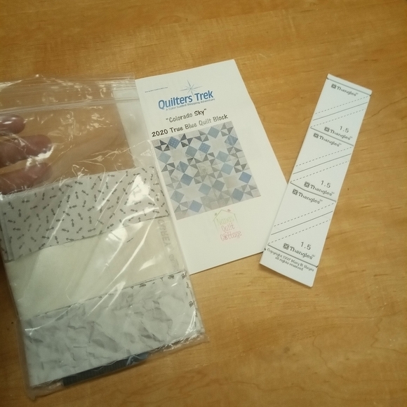 New Quilters Trek Colorado Sky 2020 True Blue Quilt Block Kit - Picture 3 of 4